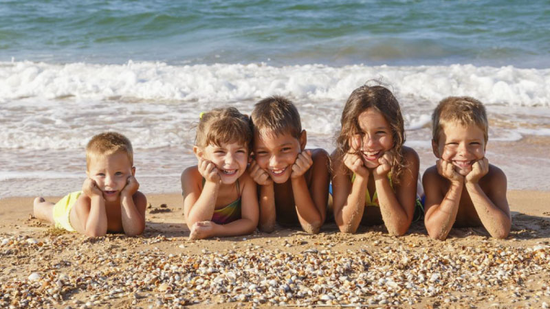 Bambini sulla spiaggia di Giulianova - Hotel Cristallo Giulianova